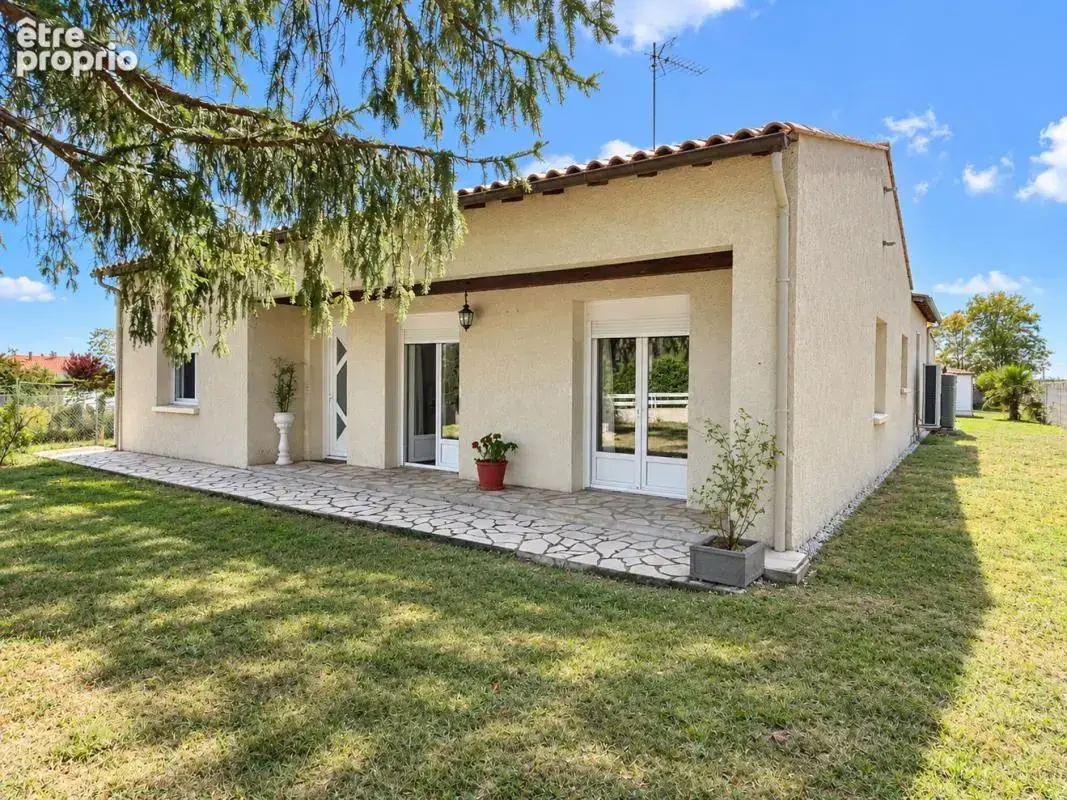 Maison 4 pièces 110 m² à vendre à Semussac (17120) - photo 2