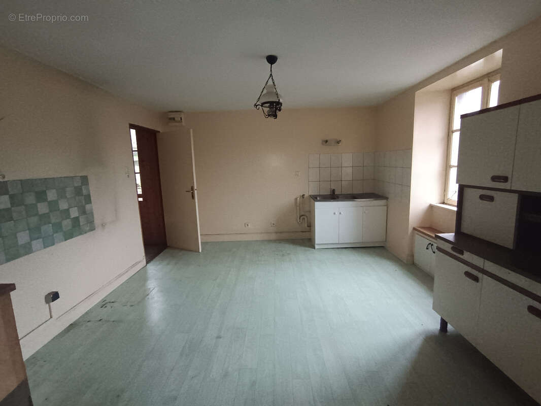 Maison à PLANCHER-BAS