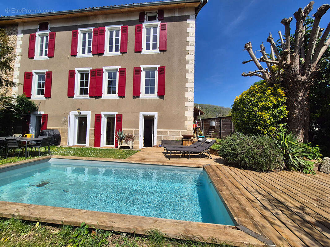 Maison de caractère T8 de 211 m² sur terrain de 948 m² avec piscine - photo 2
