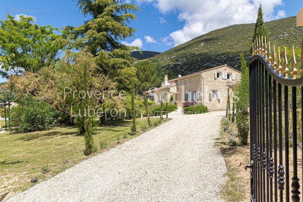 Maison à RUSTREL