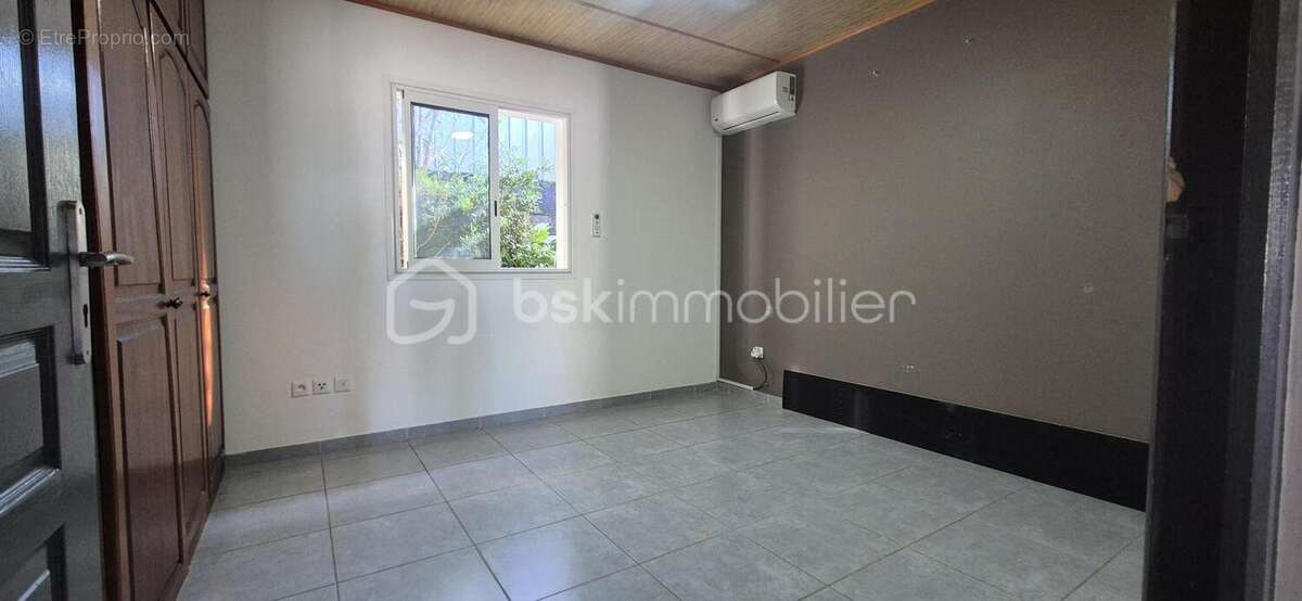 Maison f3 + dépendance locative - centre-ville de saint-philippe - photo 13