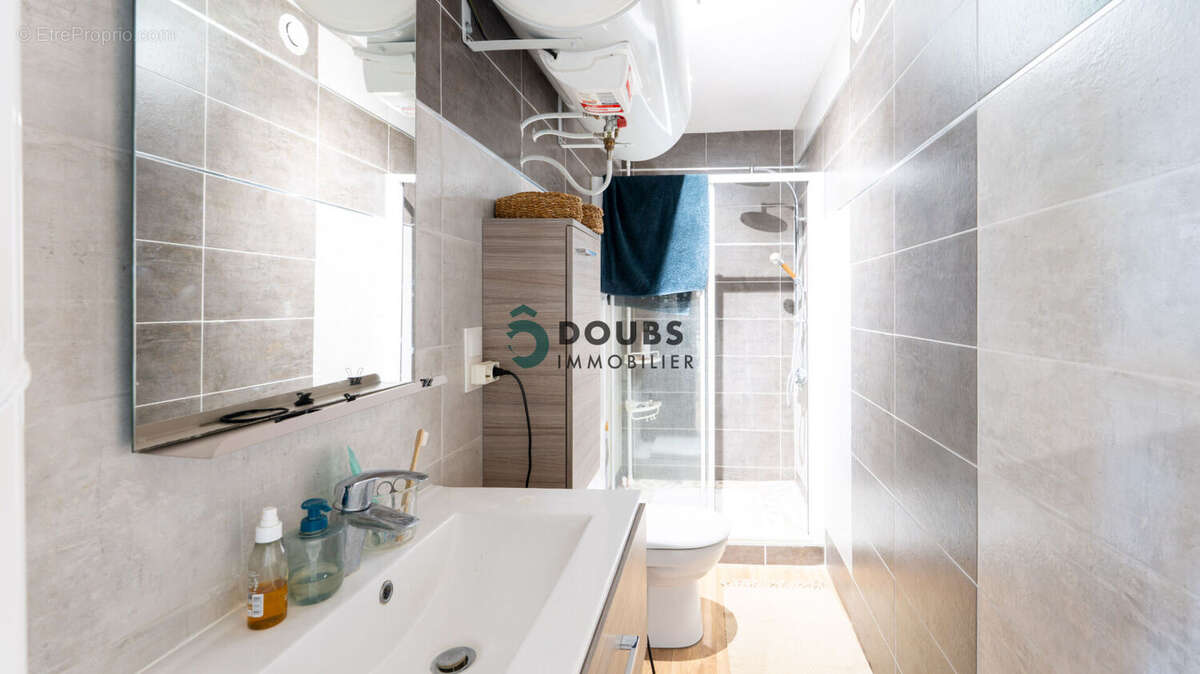 Maison à GUYANS-VENNES