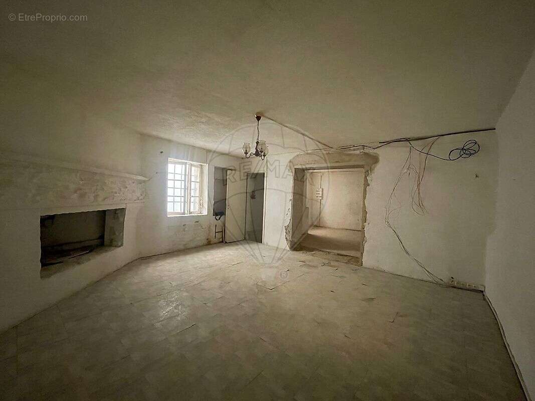 Maison à LA CALMETTE