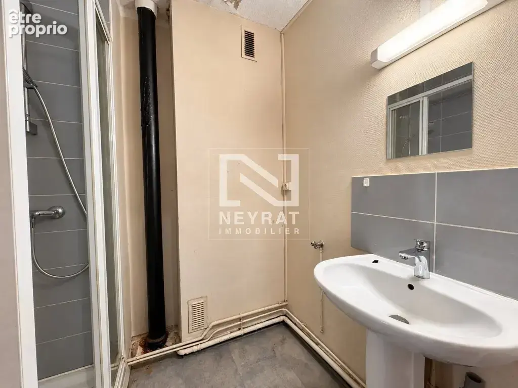 Appartement rénové deux chambres + dressing - photo 12