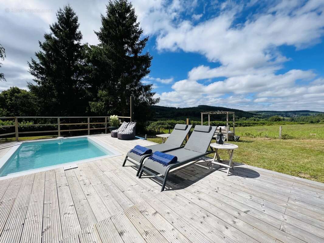 Maison à MONTSAUCHE-LES-SETTONS