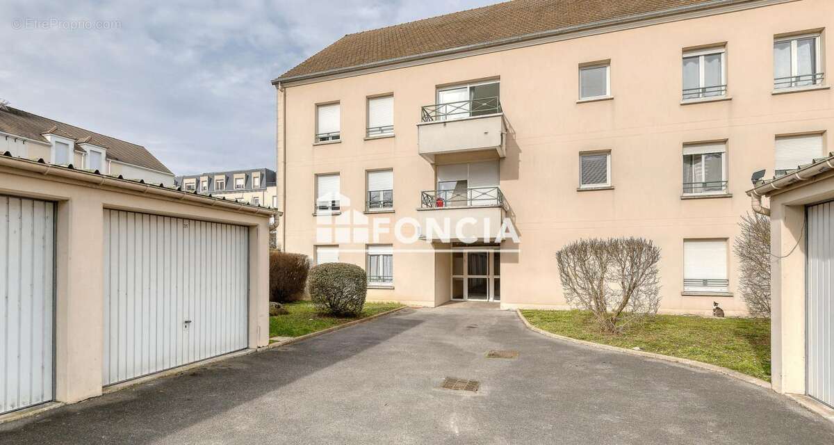 Appartement à DAMMARIE-LES-LYS