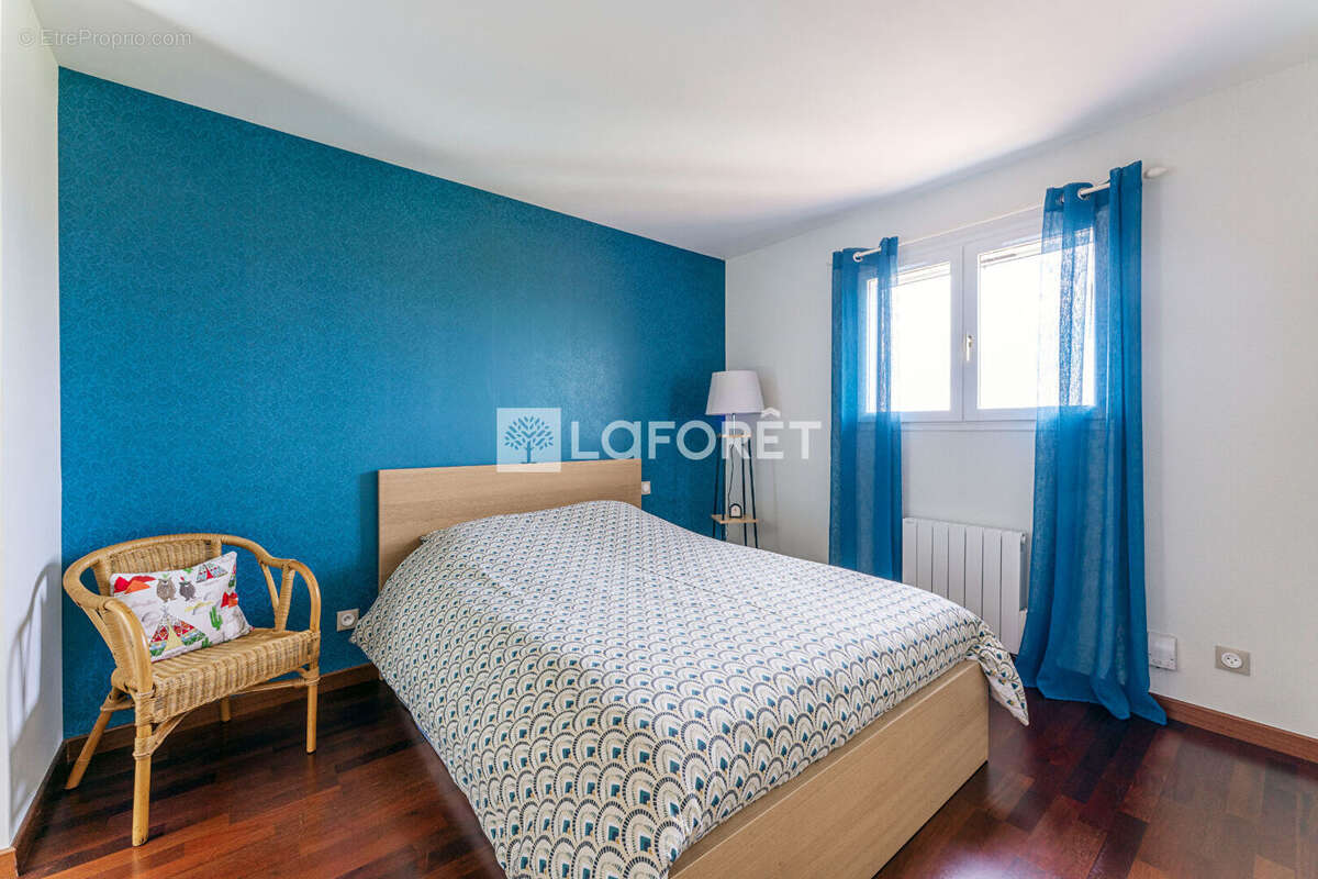 Maison à SAINT-LAURENT-DE-CHAMOUSSET