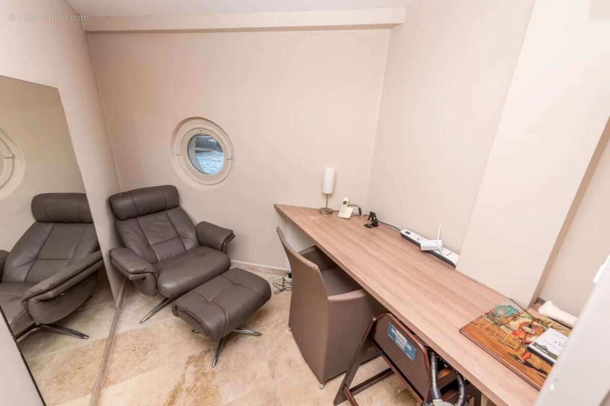 Maison à ROQUEBRUNE-SUR-ARGENS