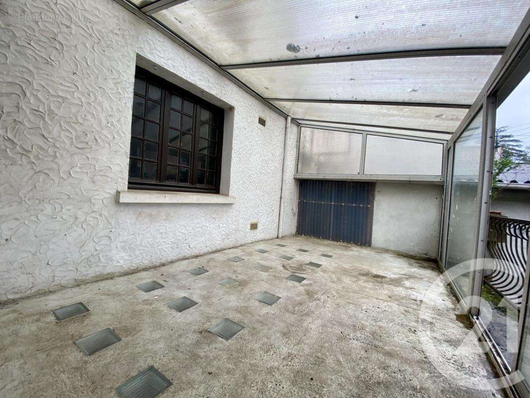 Maison à SAINT-JUNIEN