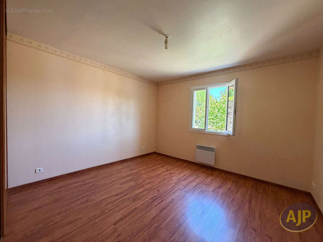 Maison de plain-pied de 95 m² ? Bien rare à Pons - photo 7