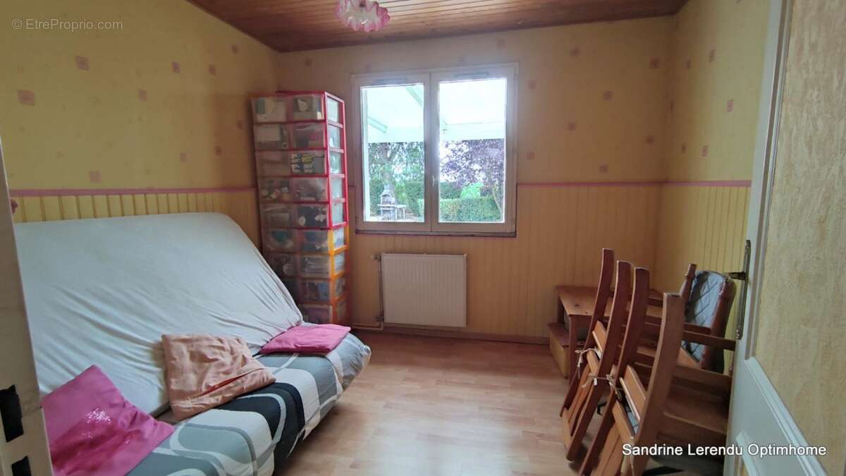 BARENTIN – Maison familiale de plain-pied, 5 chambres, toiture récente et jardin paysager - photo 8