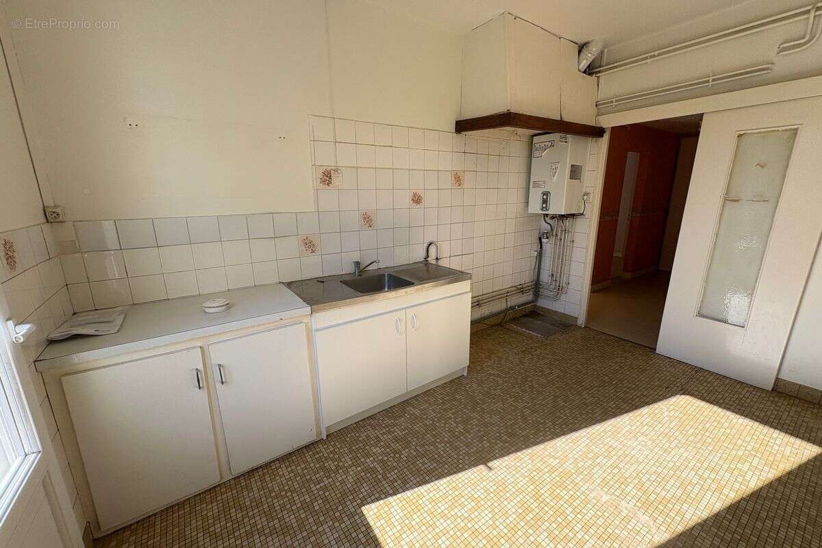 Maison à AMBILLOU