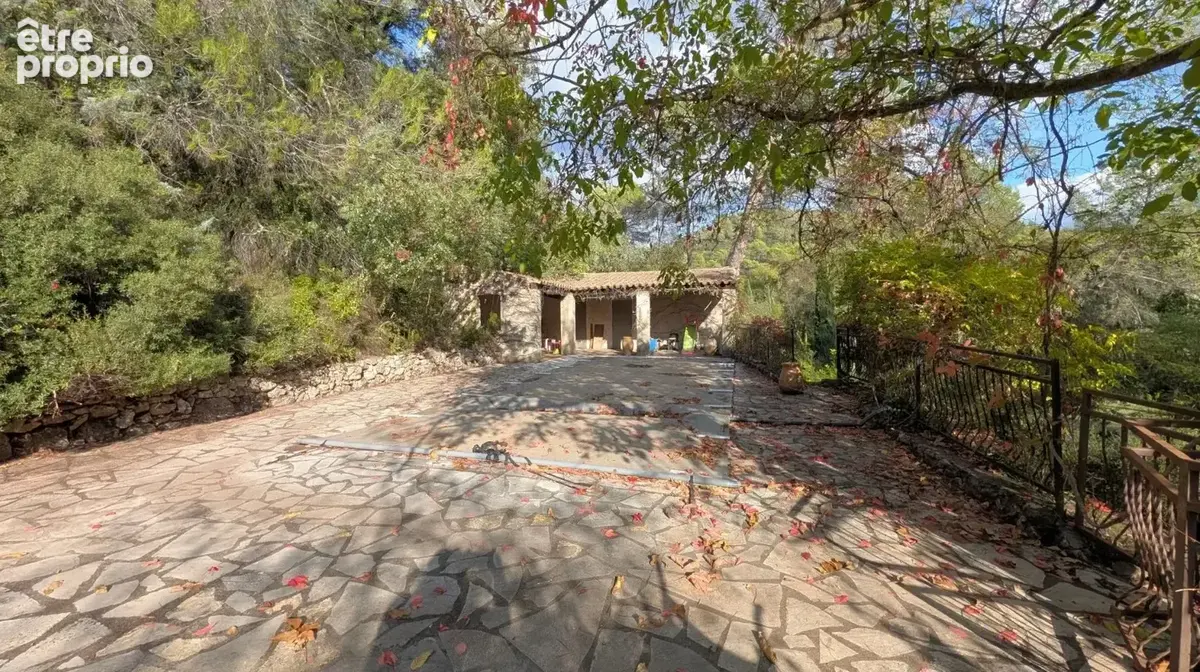 ENTRECASTEAUX : Bastide en pierres sur 1616m² - photo 3