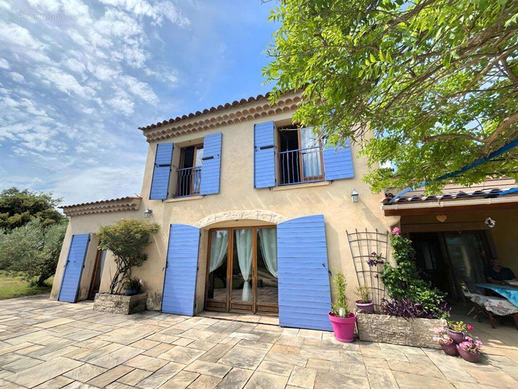 Maison à CHATEAUDOUBLE