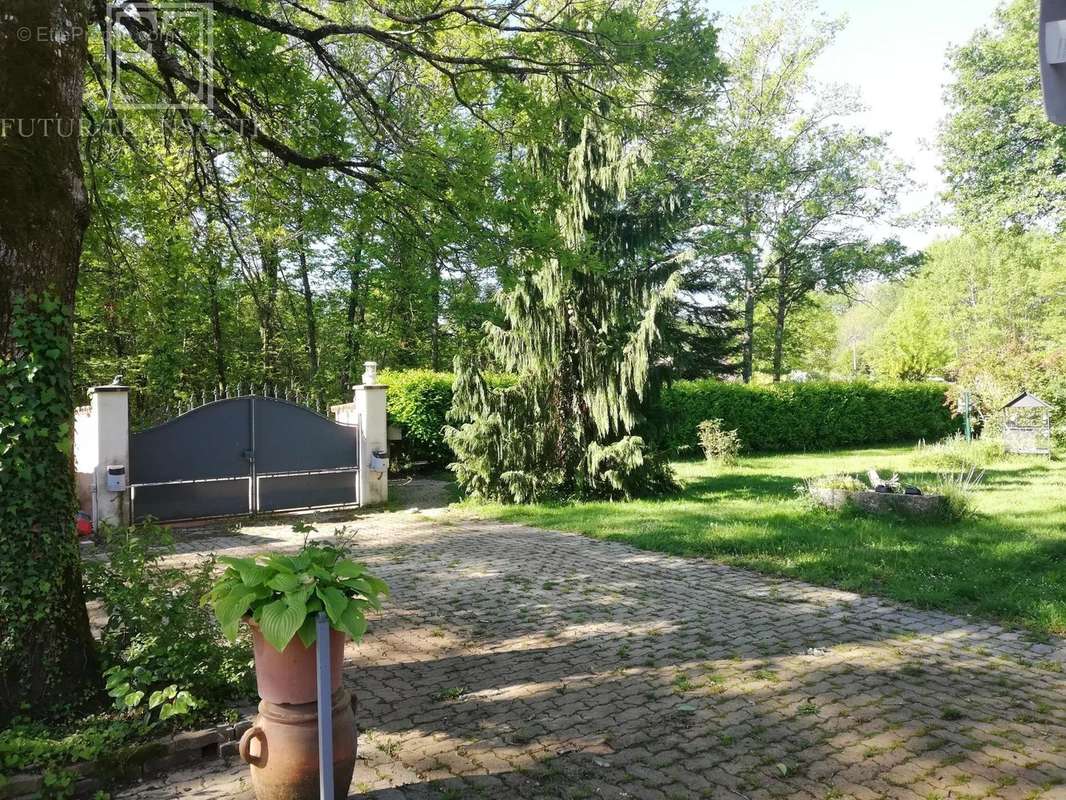 Maison à SAINT-ESTEPHE