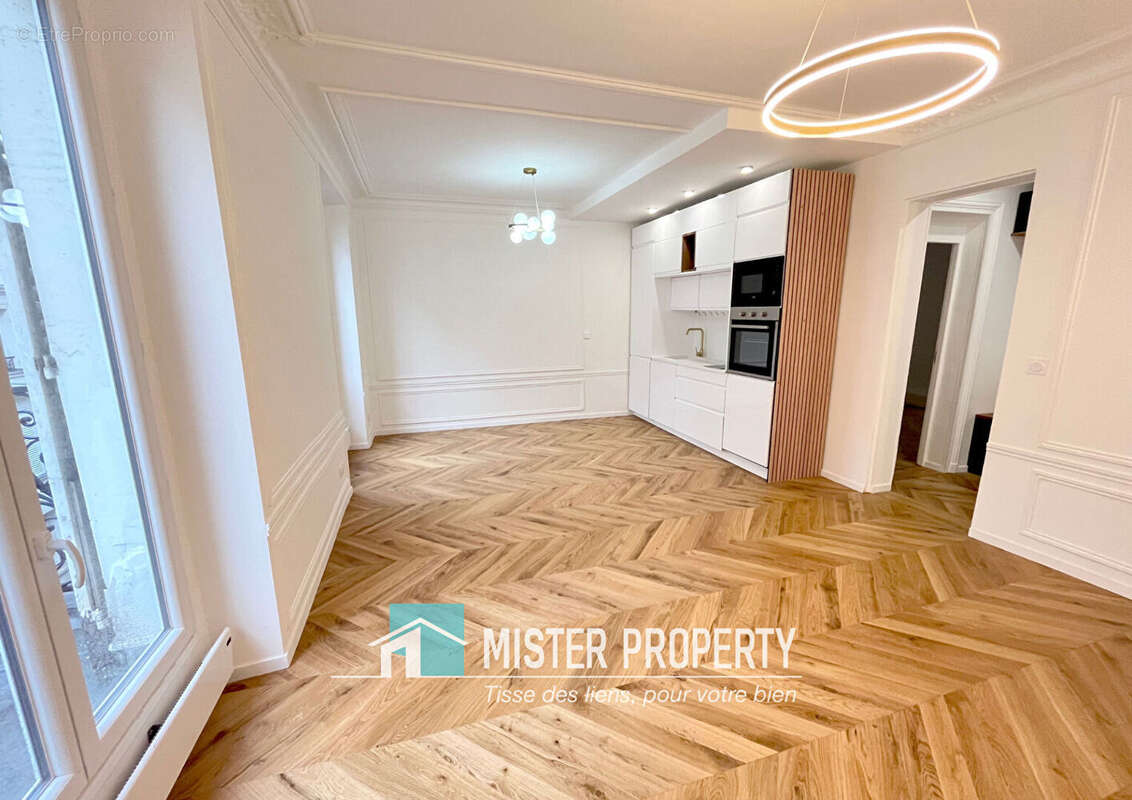 Appartement à PARIS-17E