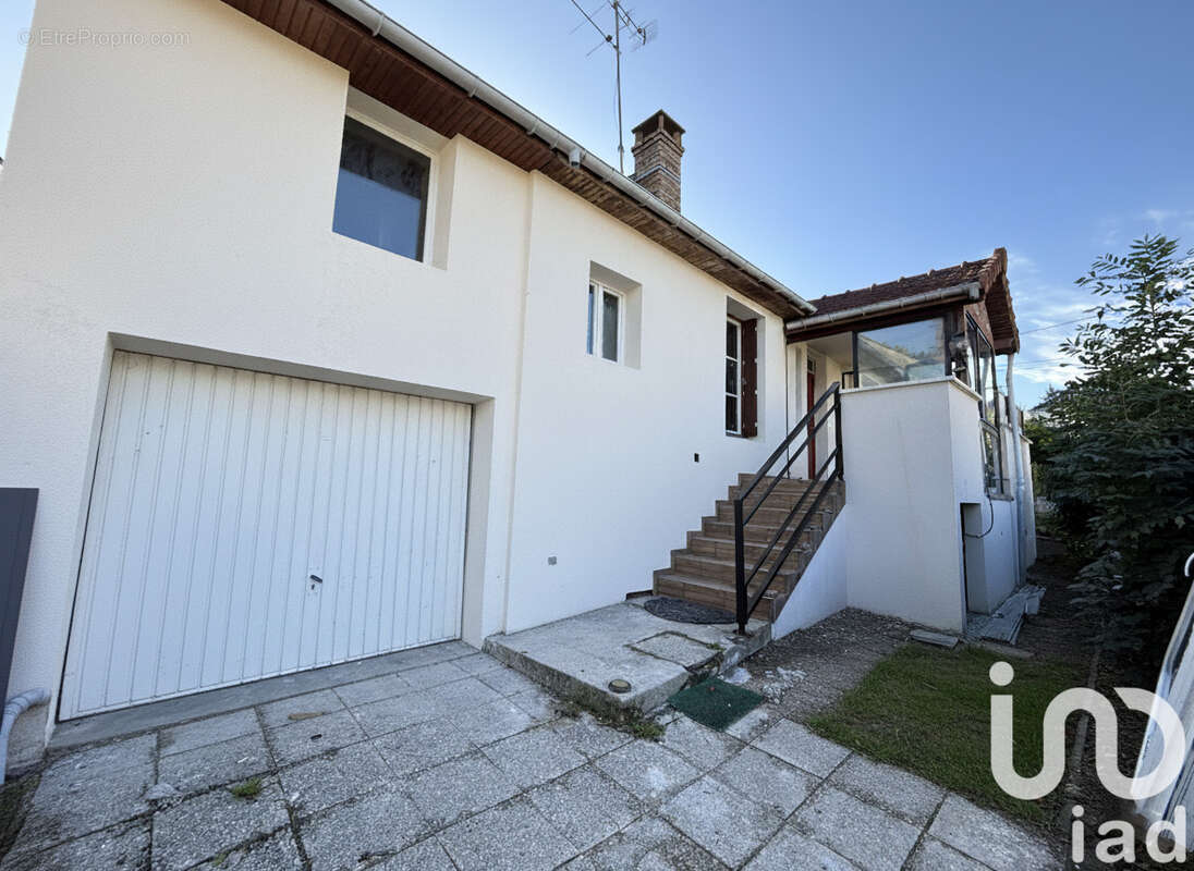 Photo 2 - Maison à SAULX-LES-CHARTREUX