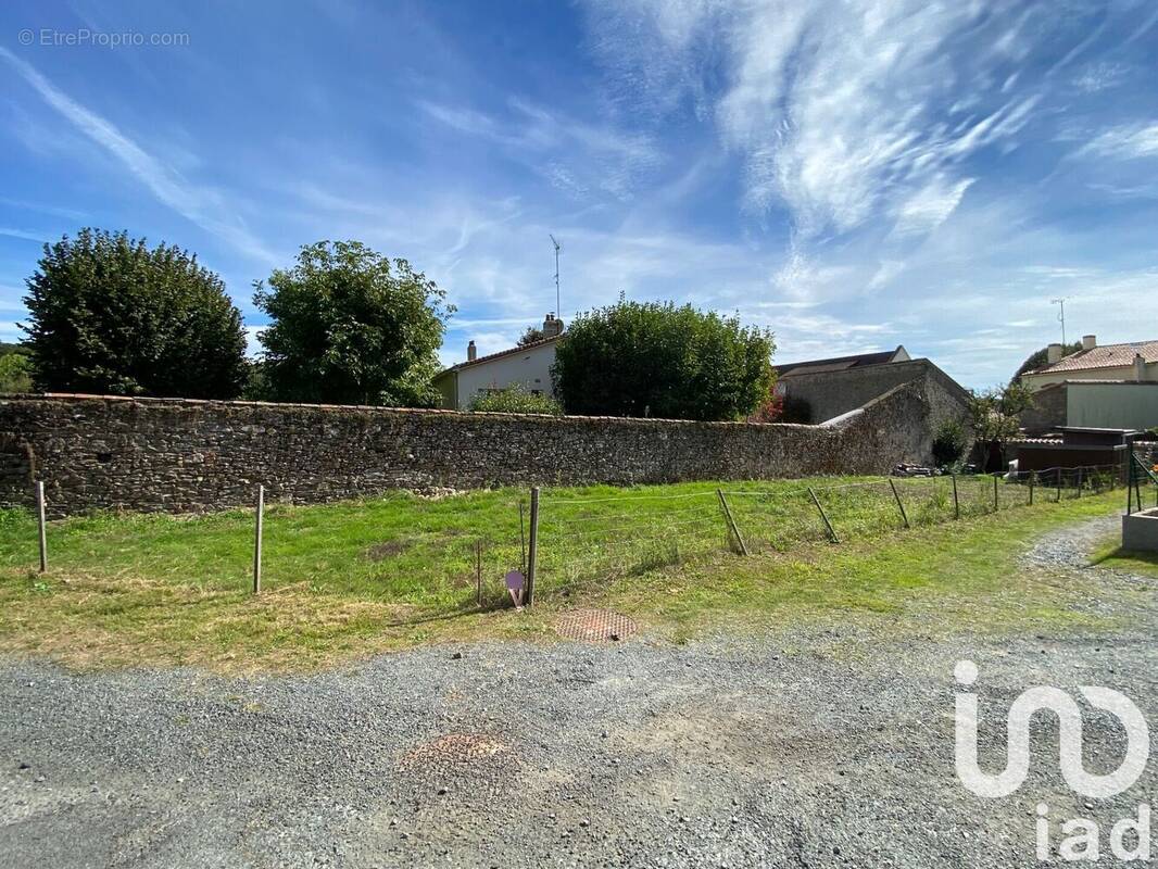 Photo 1 - Terrain à LES HERBIERS