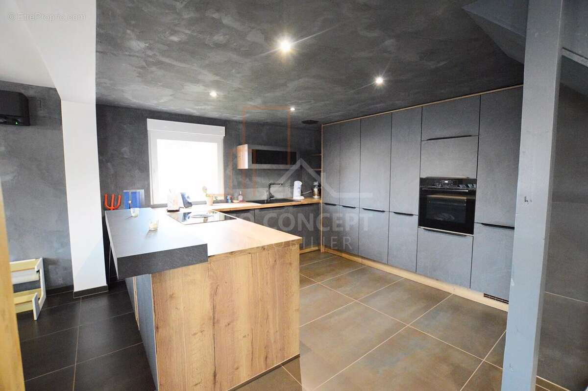 Maison à DIEFFENBACH-LES-WOERTH