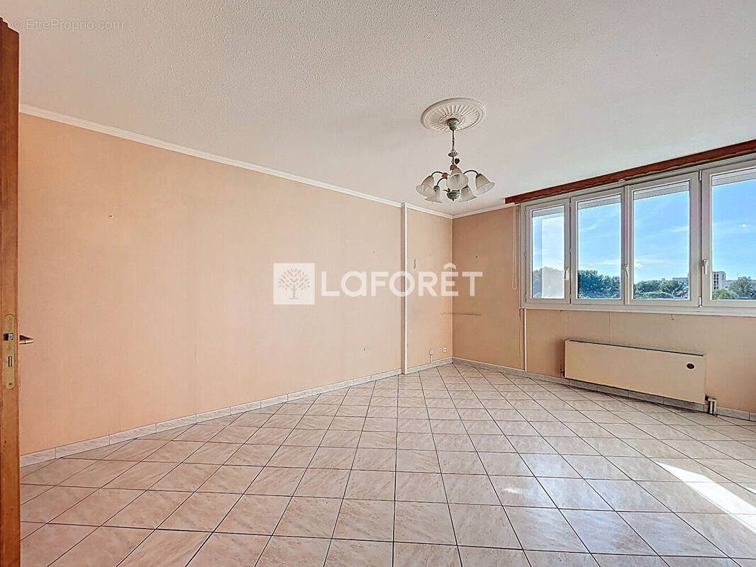 Appartement à LA VALETTE-DU-VAR