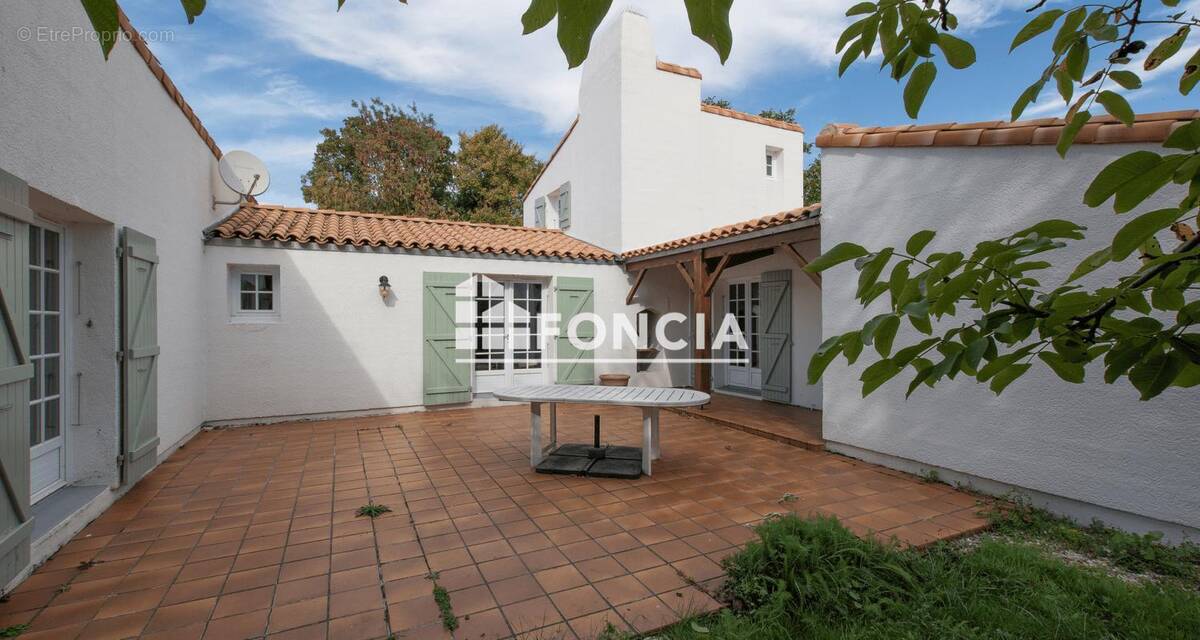 Maison à SAINTE-SOULLE