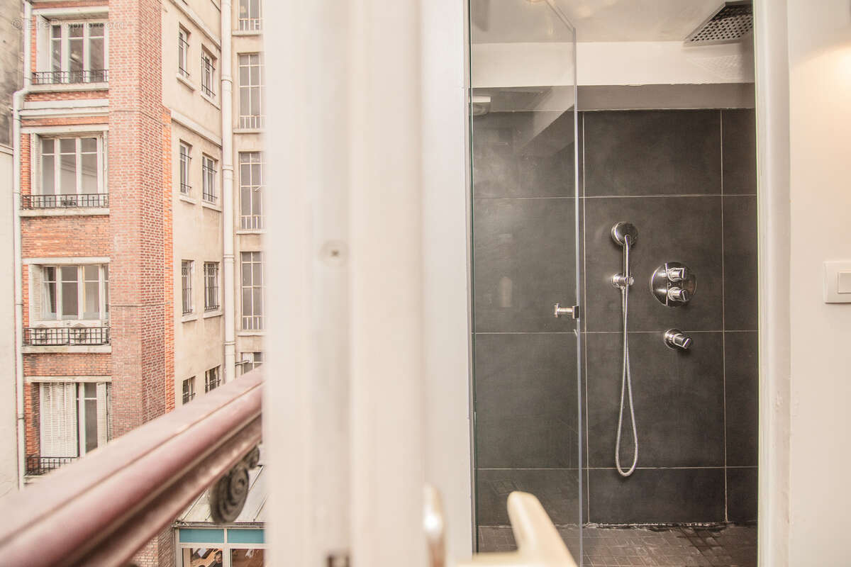 Appartement à PARIS-10E