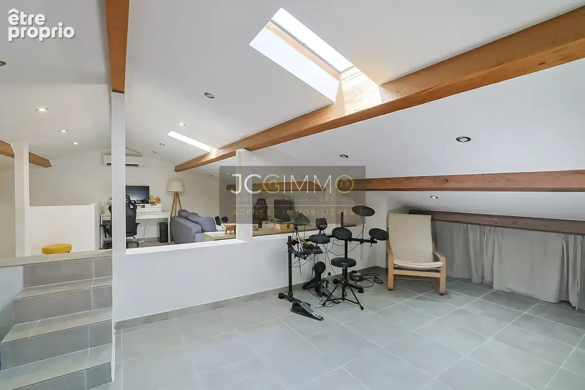 Maison composée de 3 appartements au Cap Brun - photo 10