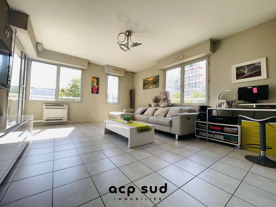 Appartement à MARSEILLE-2E