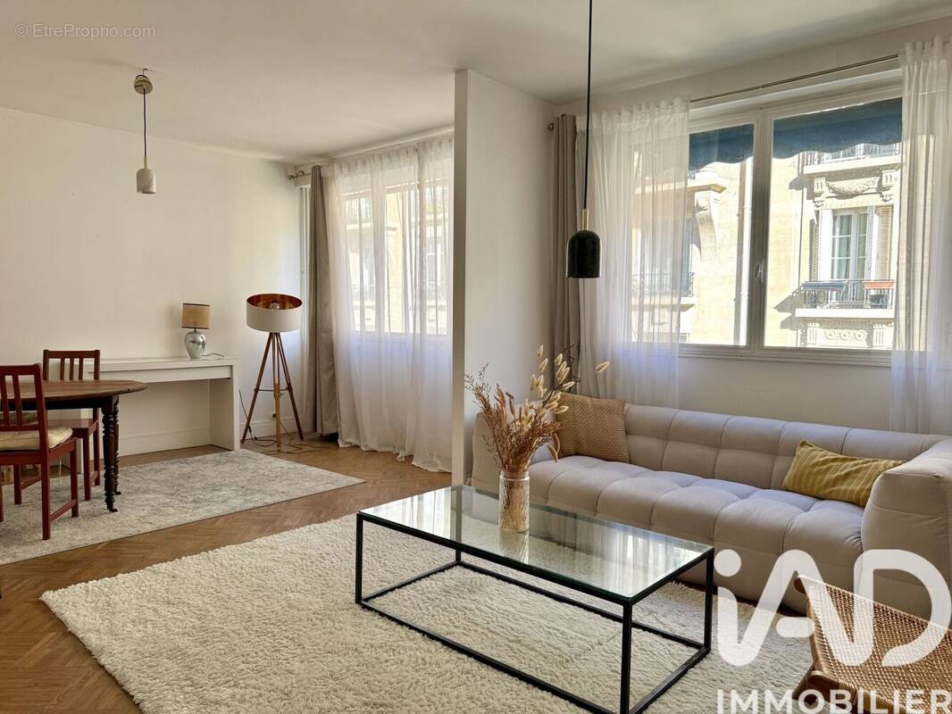 Photo 1 - Appartement à PARIS-16E