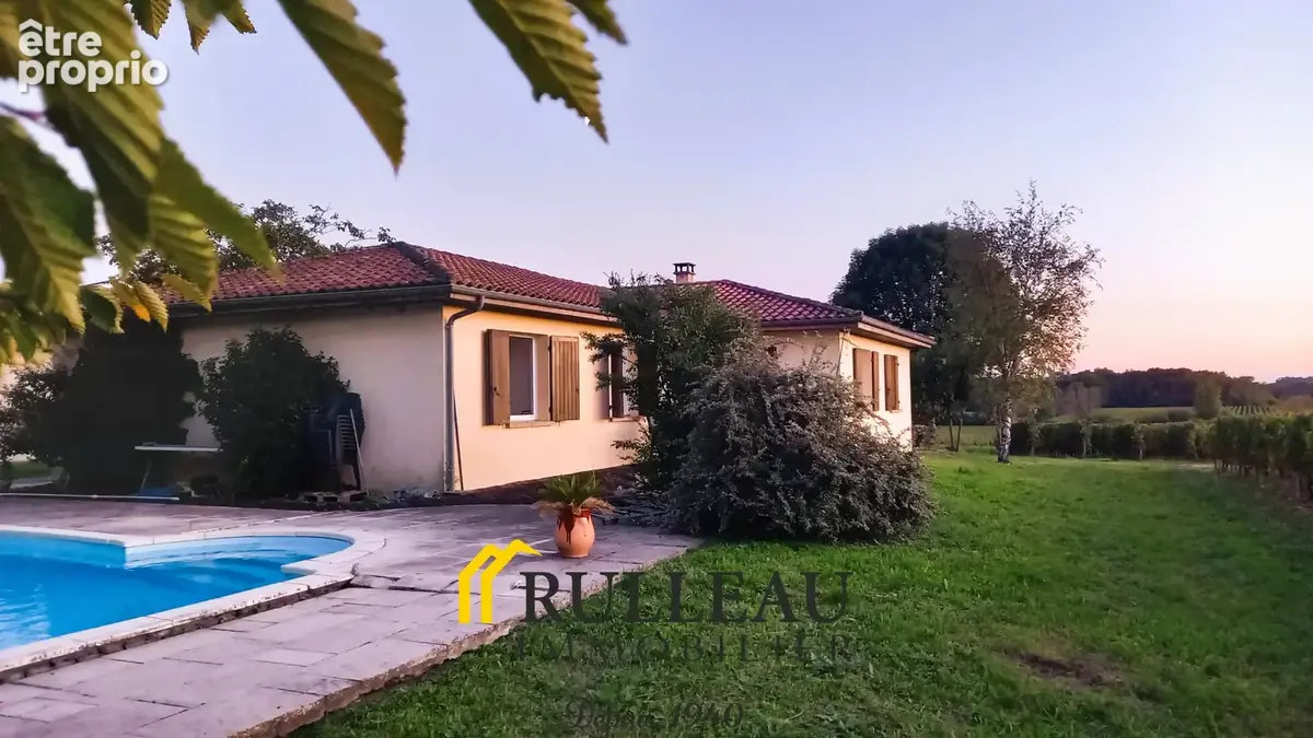 A vendre Propriété d'exception à Berson - Entre charme et potentiel - photo 2