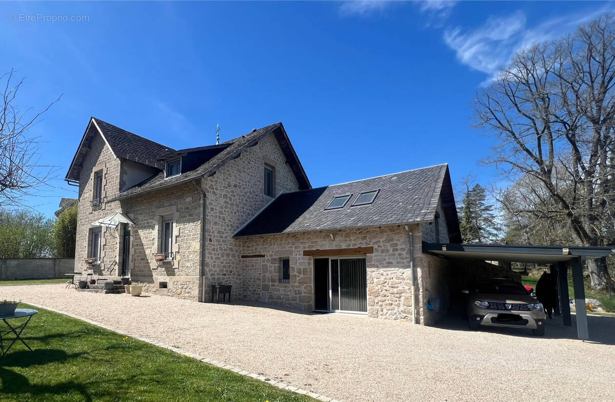 Maison à CLERGOUX