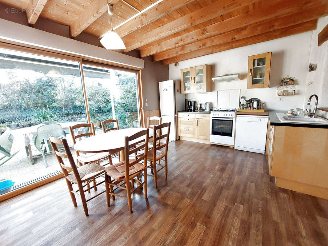 Maison à ARGENTRE-DU-PLESSIS