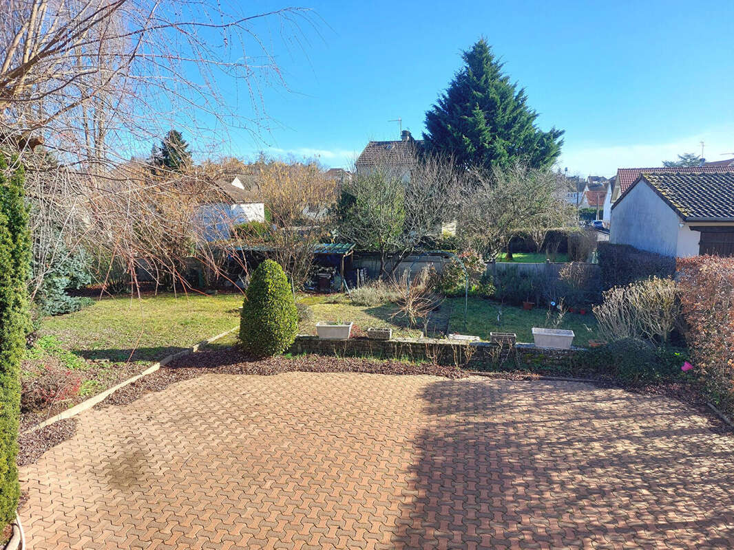 Maison à SAINT-DOULCHARD