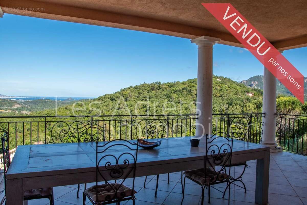 Maison à LES ADRETS-DE-L&#039;ESTEREL