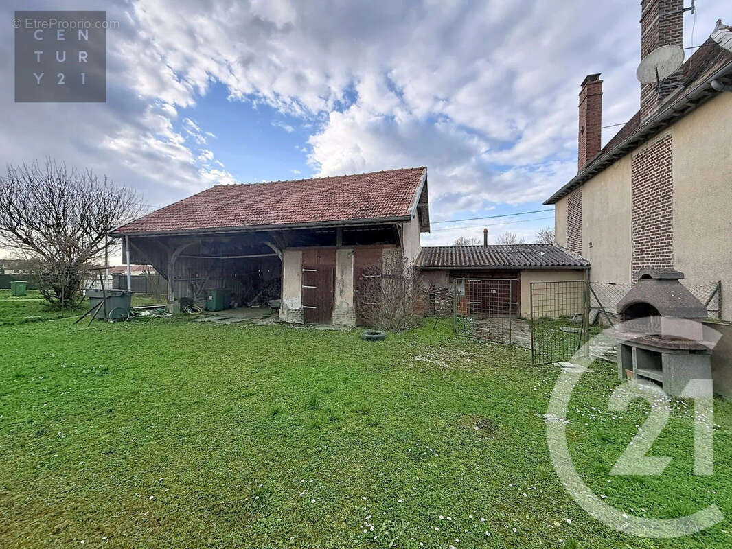 Maison à VILLECHETIF