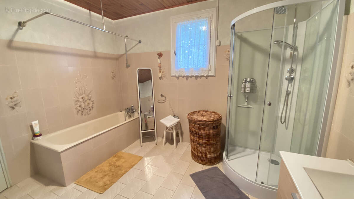 Maison à CHAMPAGNOLLES