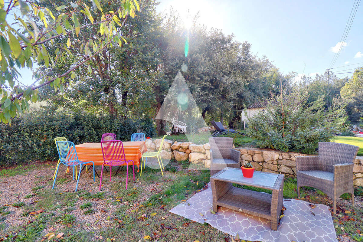 Maison à SAINT-JULIEN