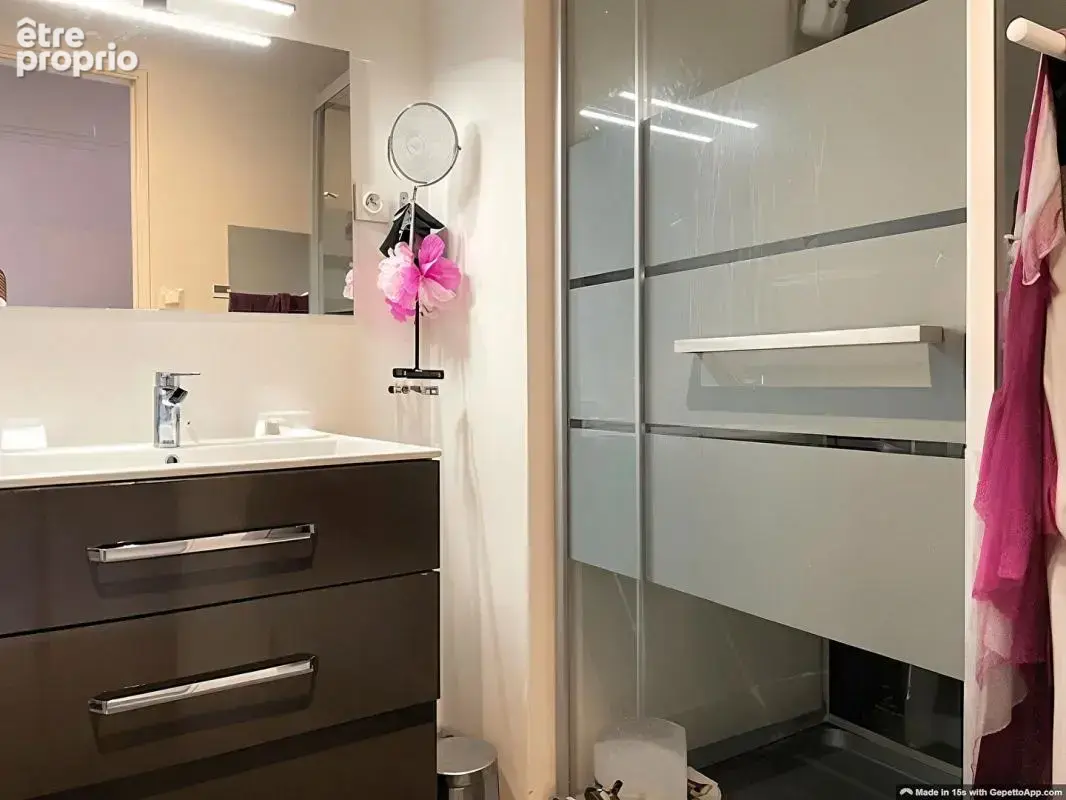 Maison familiale + LOCAL COMMERCIAL libre + dépendances et piscine - photo 11