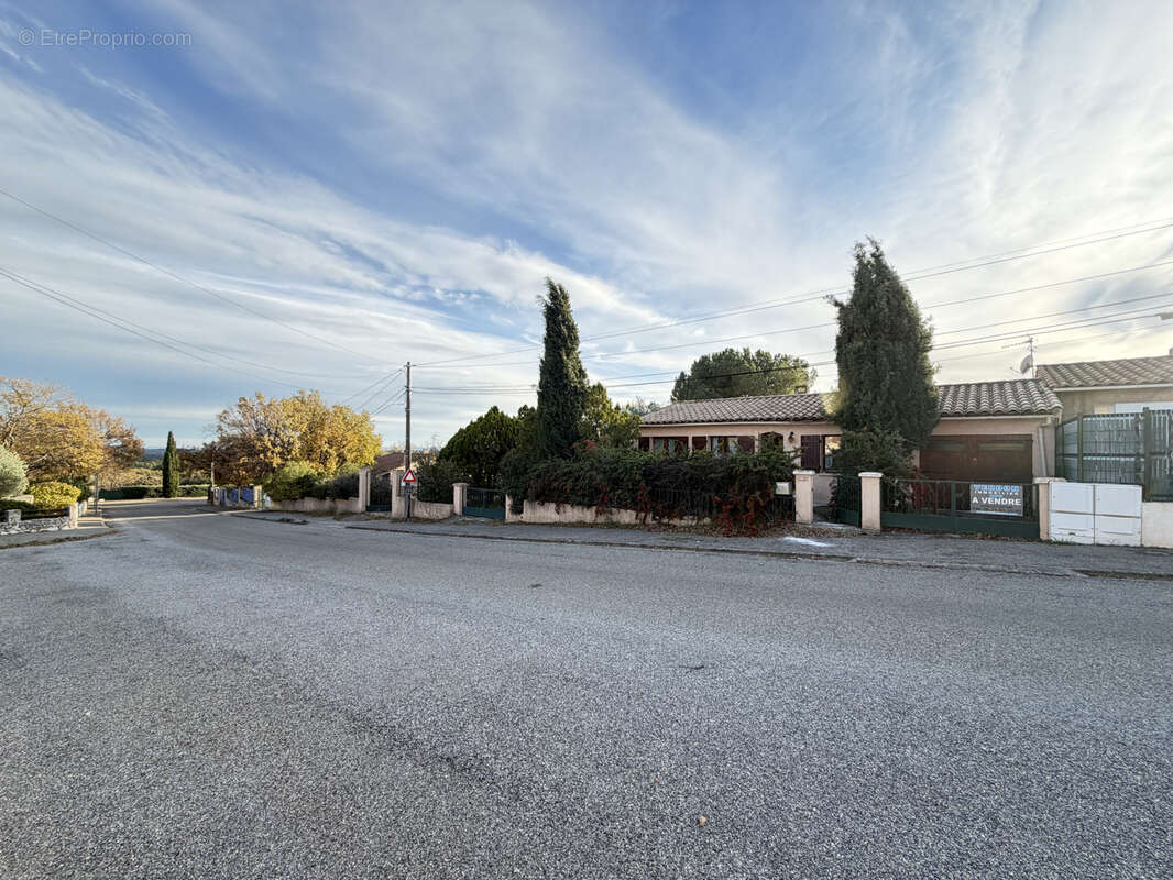 Maison à REGUSSE