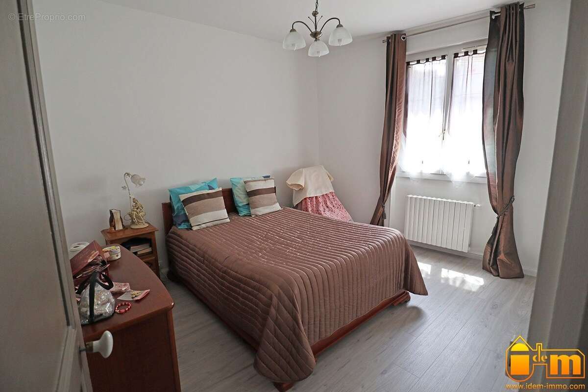 Maison 143 m² à Mereville  - photo 7