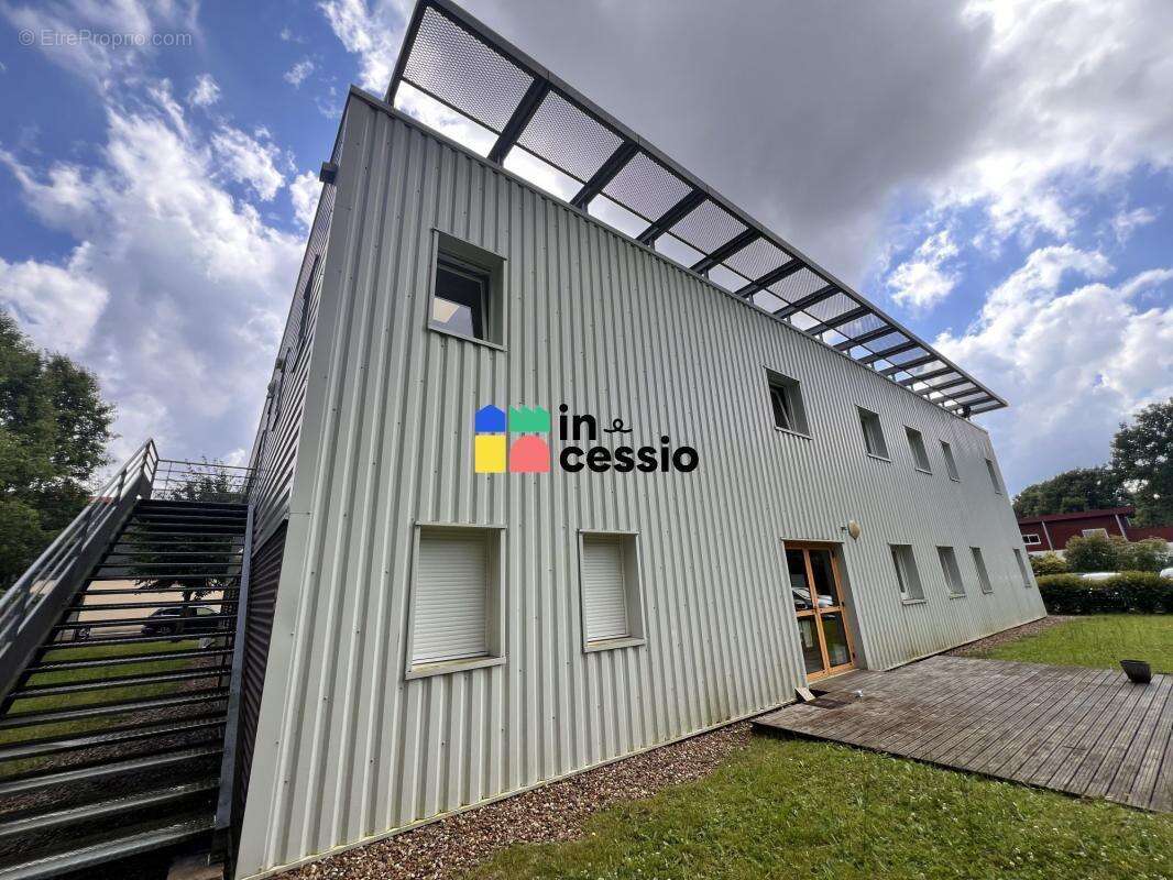 Offre rare ! Le Mans université : vos futurs bureaux dans un em - photo 2