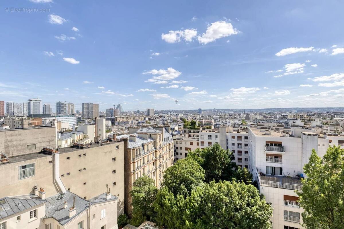 Appartement à PARIS-16E