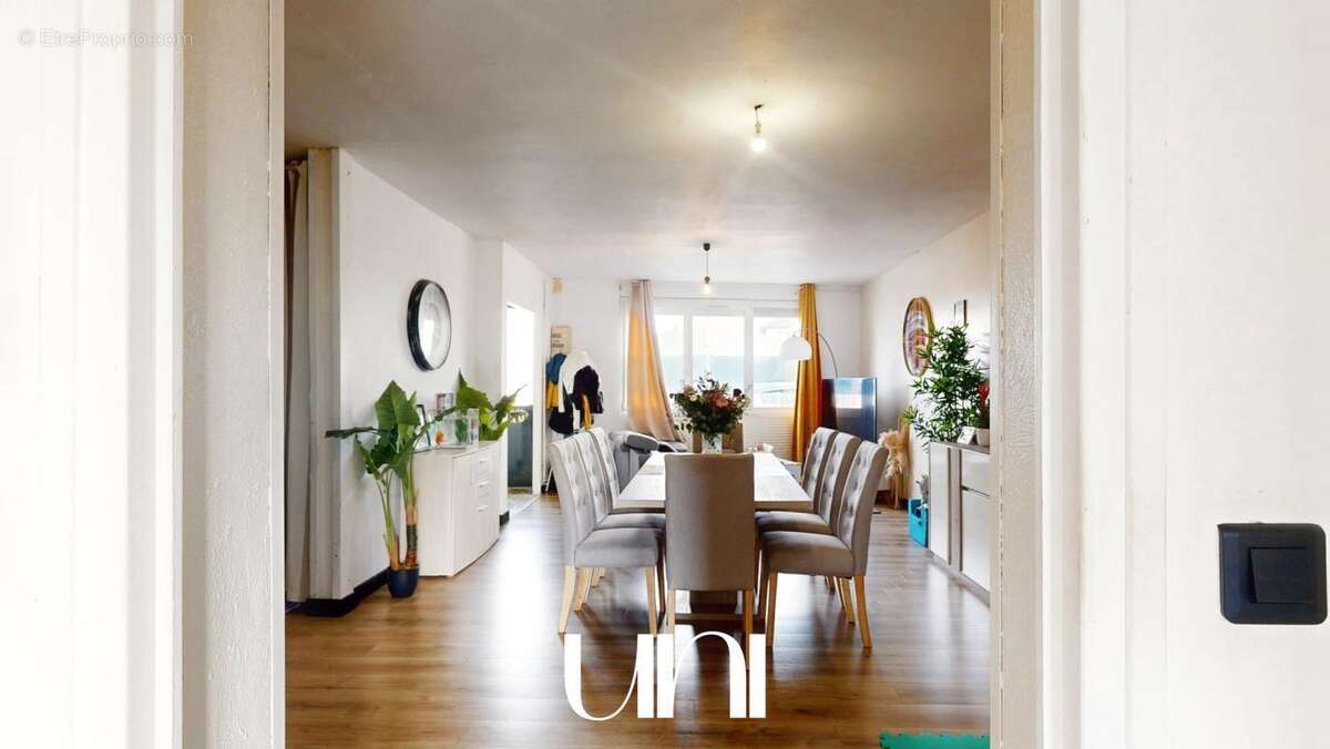 Maison à MAY-SUR-ORNE