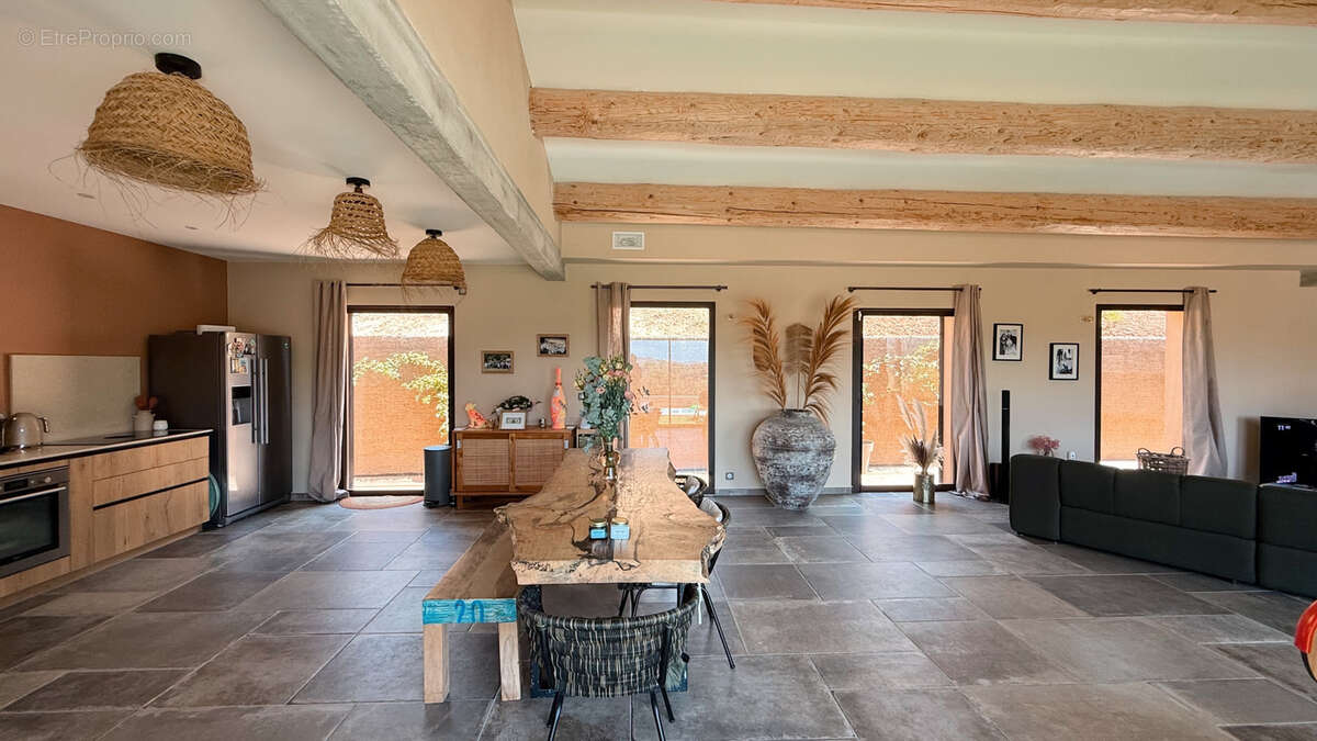 Maison à LE CASTELLET