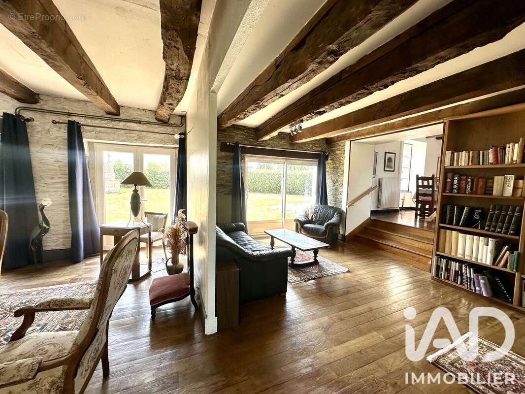 Maison 211 m² à Taupont  - photo 6