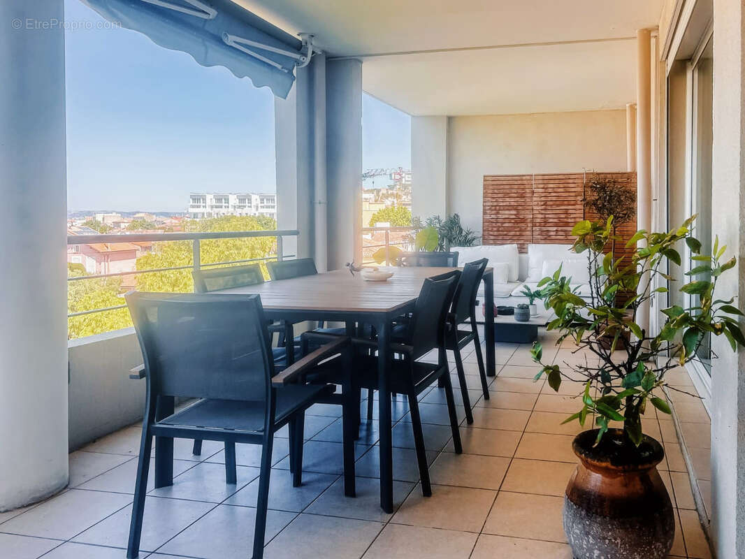 Appartement à MARSEILLE-8E