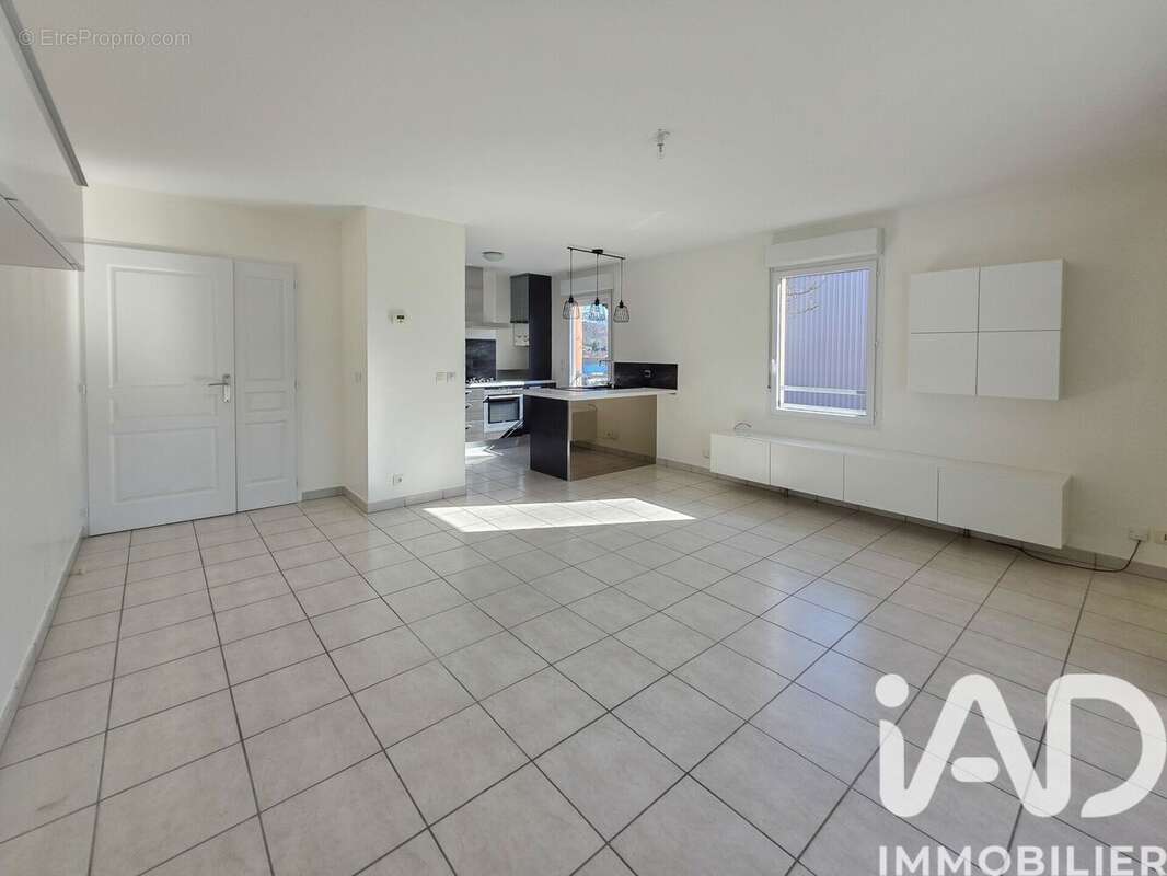 Photo 2 - Appartement à ALLONZIER-LA-CAILLE