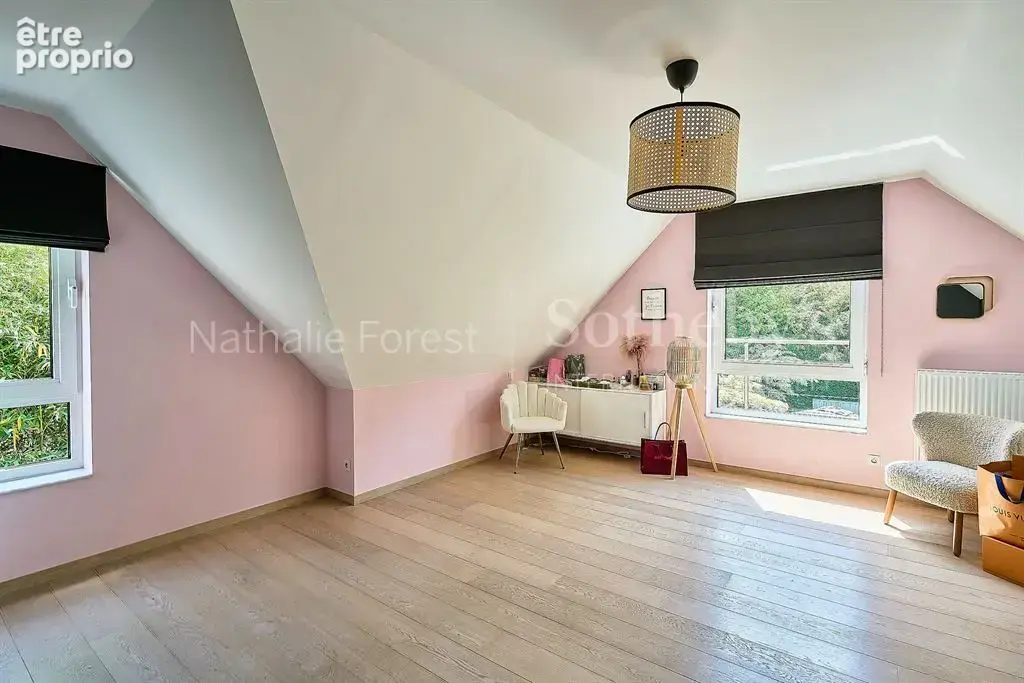 EXCLUSIVITÉ – Croix, splendide maison contemporaine ,4 ch, piscine extérieure. - photo 18