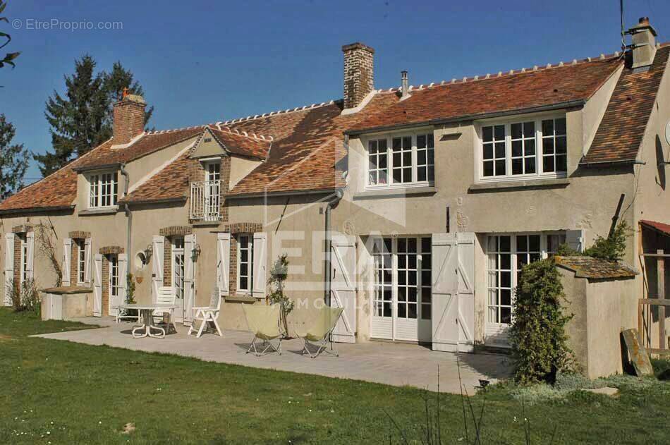Maison à EGREVILLE