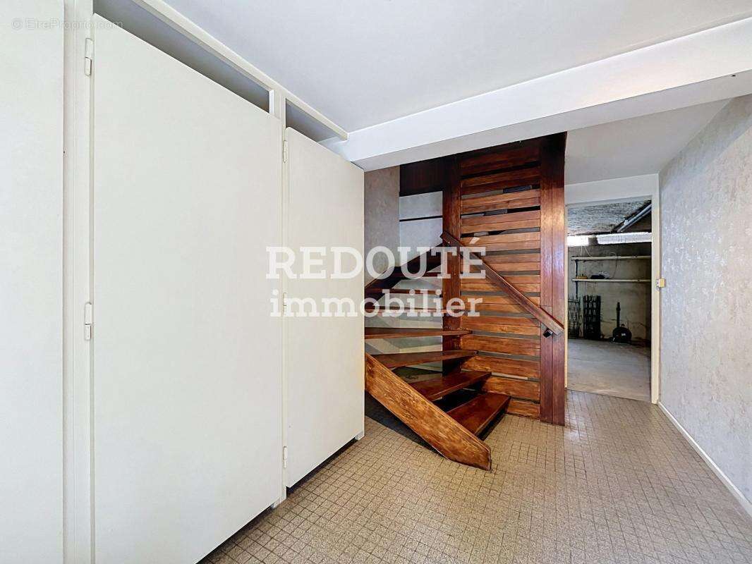 A vendre, maison de type 6 à rénover - photo 2
